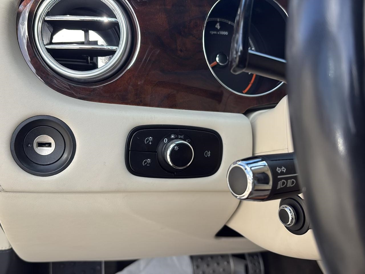 Bentley Continental Flying Spur Sedan 2009