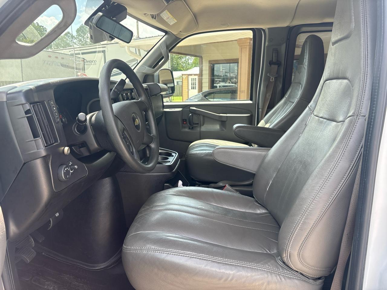 Chevrolet Express LS 3500 Extended 2024