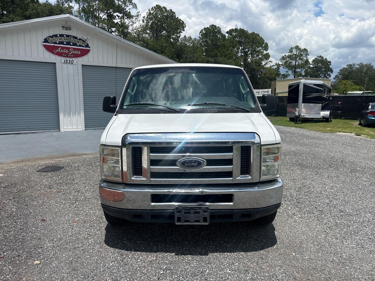 Ford Econoline E-350 XL Super Duty Extended 2012