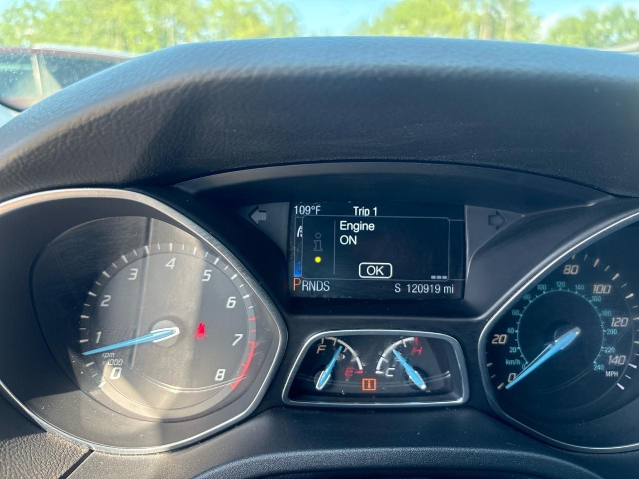 Ford Focus Titanium Hatch 2014