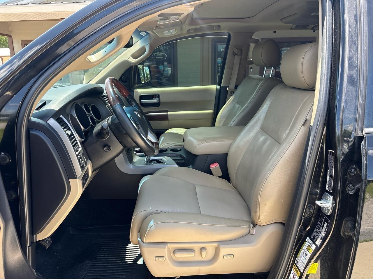 Toyota Sequoia Plantium 2WD 2016