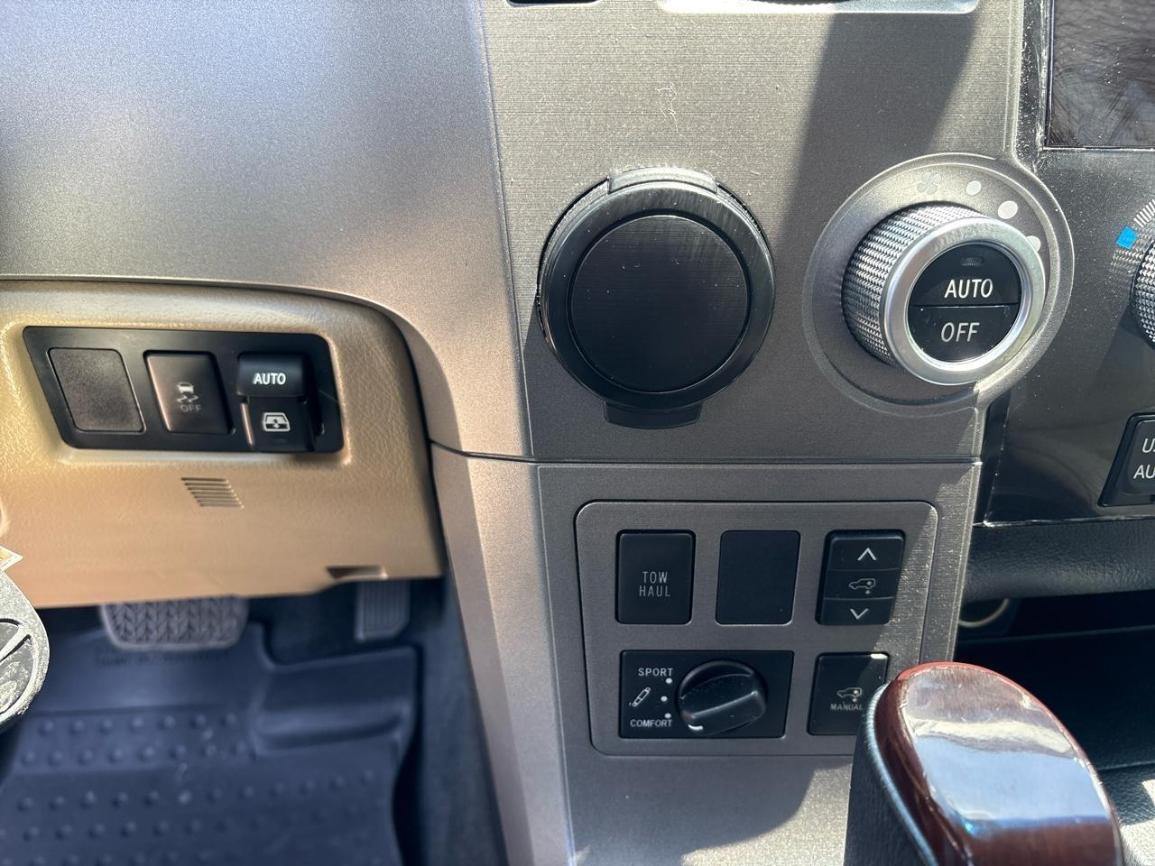Toyota Sequoia Plantium 2WD 2016
