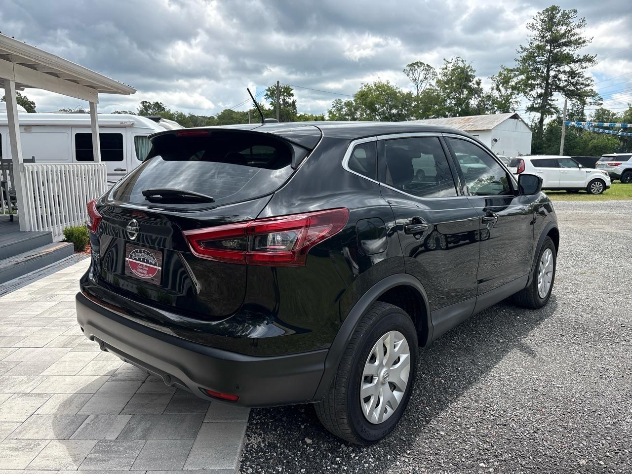 Nissan Rogue Sport S 2020