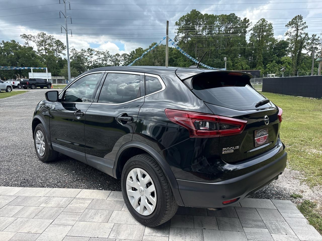 Nissan Rogue Sport S 2020