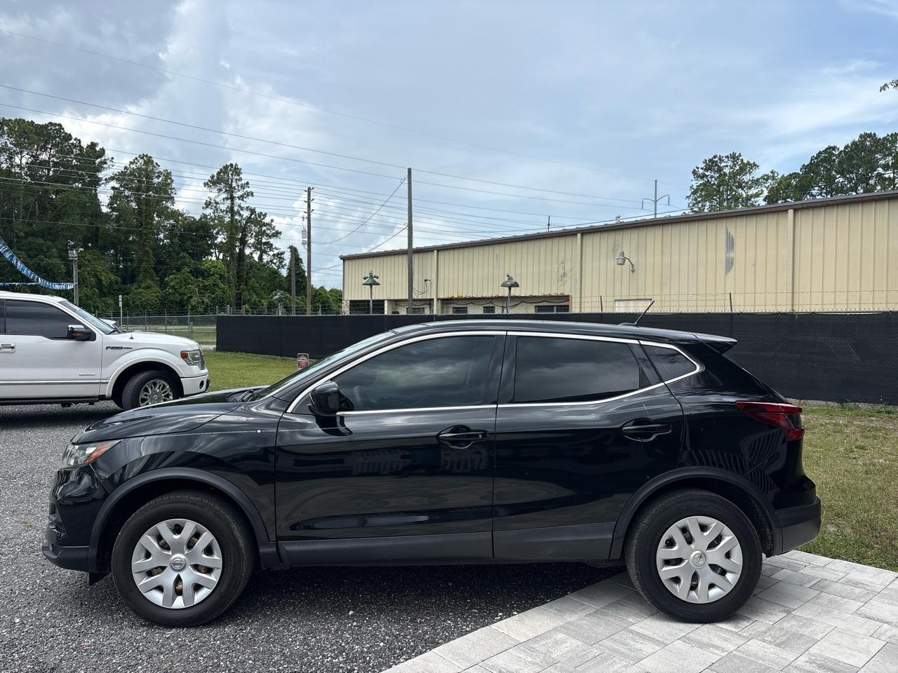 Nissan Rogue Sport S 2020