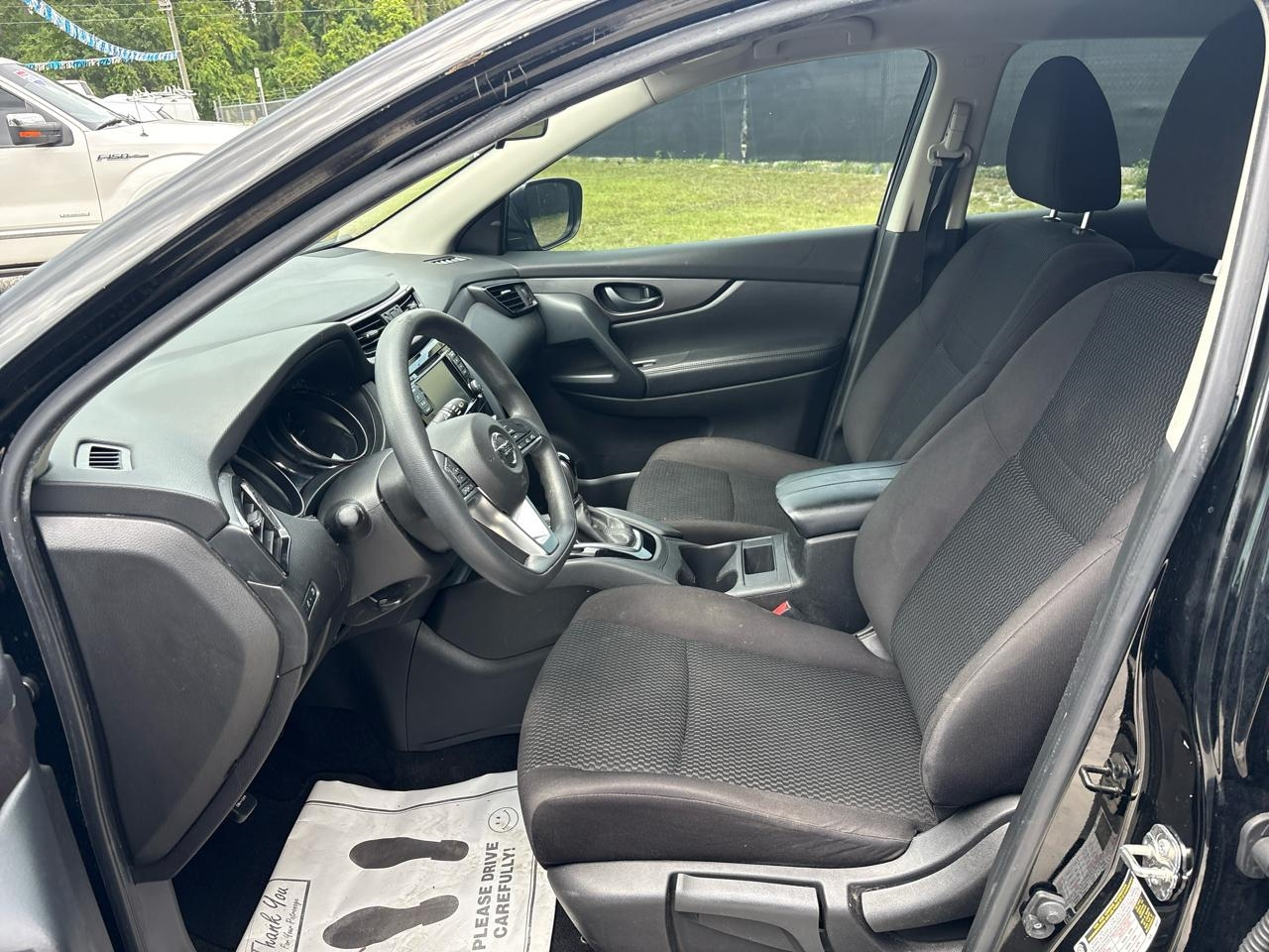 Nissan Rogue Sport S 2020