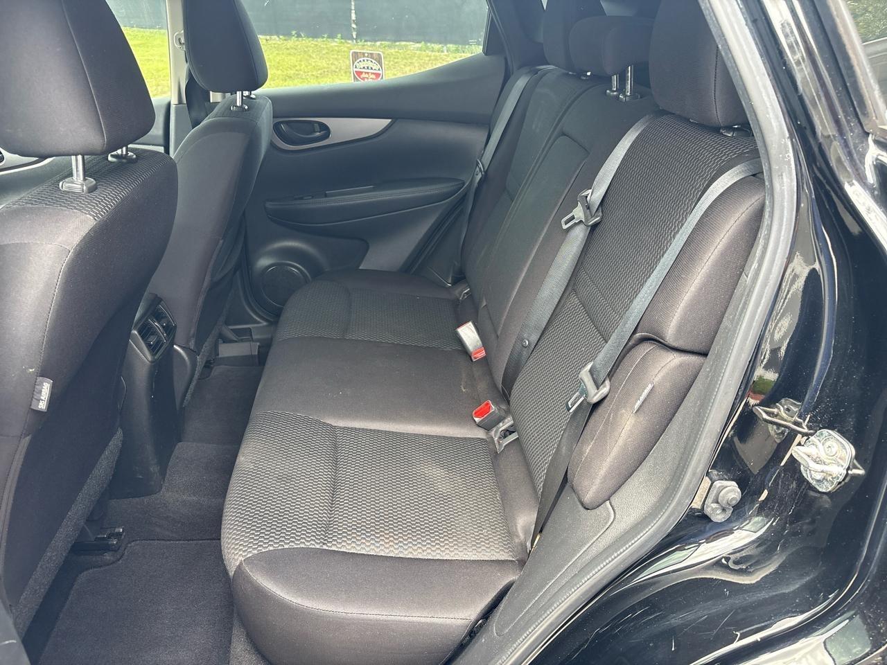 Nissan Rogue Sport S 2020