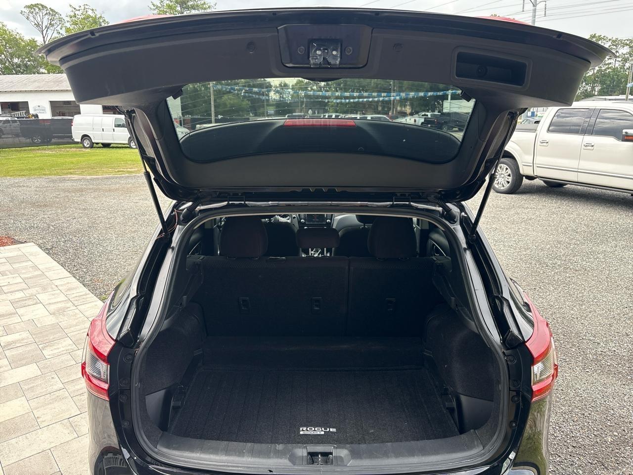 Nissan Rogue Sport S 2020
