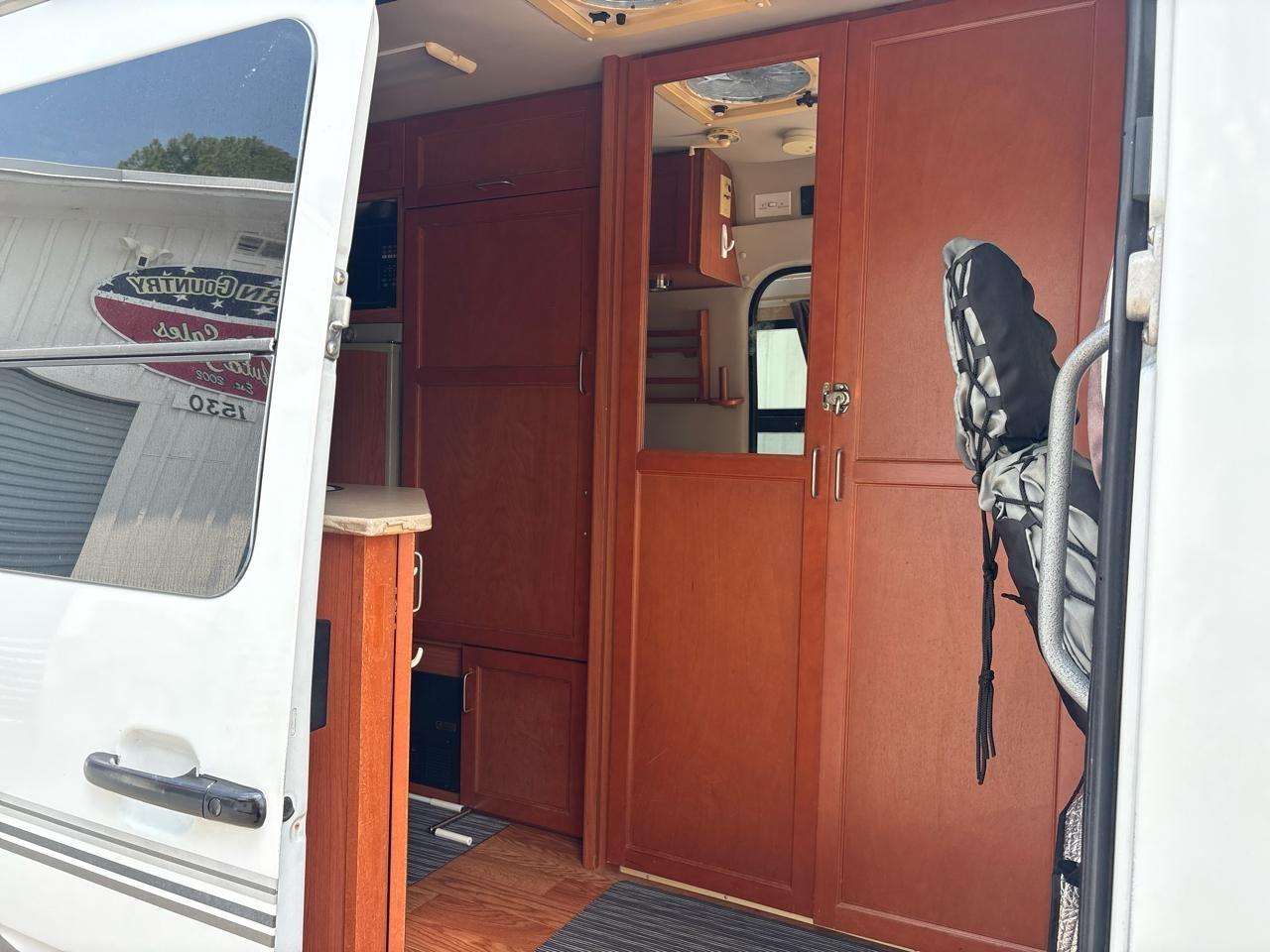 Dodge Sprinter Van 2500 Super High Ceiling 158-in. WB 2006