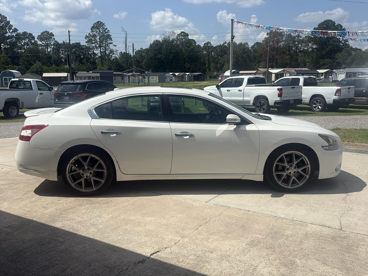Nissan Maxima SV 2011