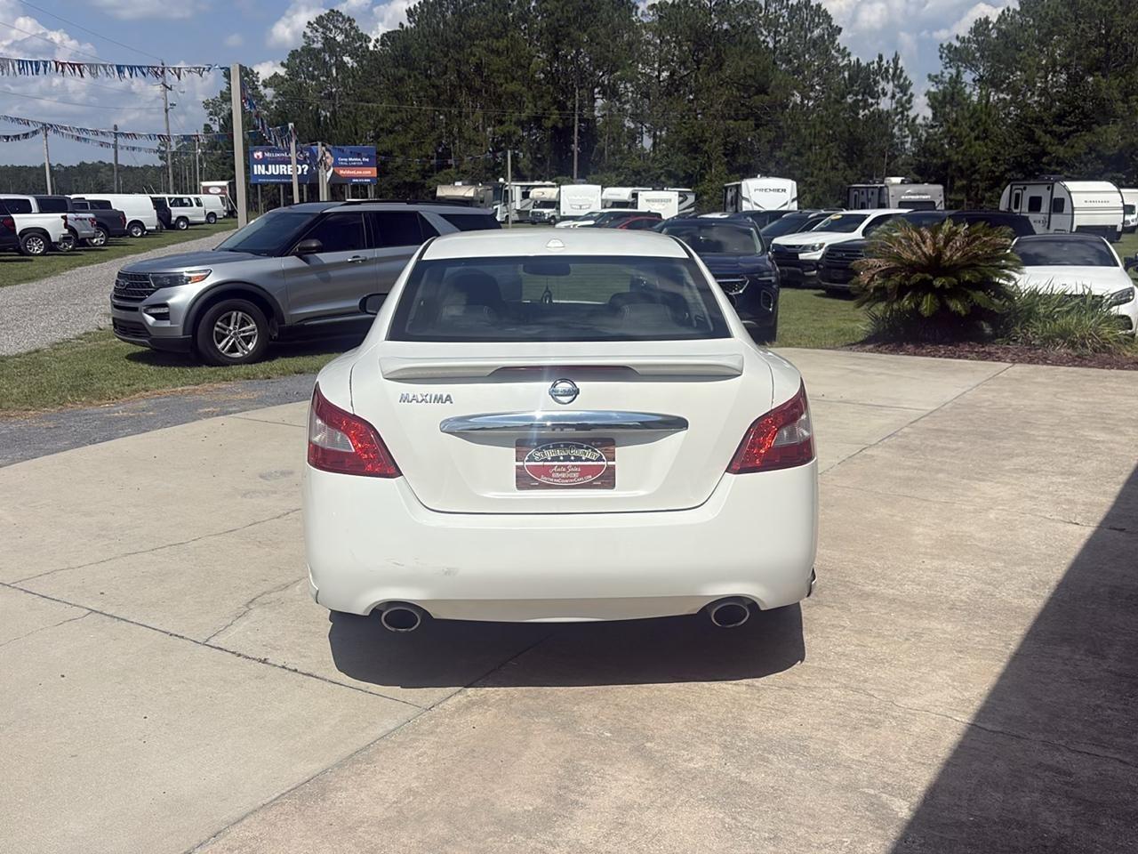 Nissan Maxima SV 2011