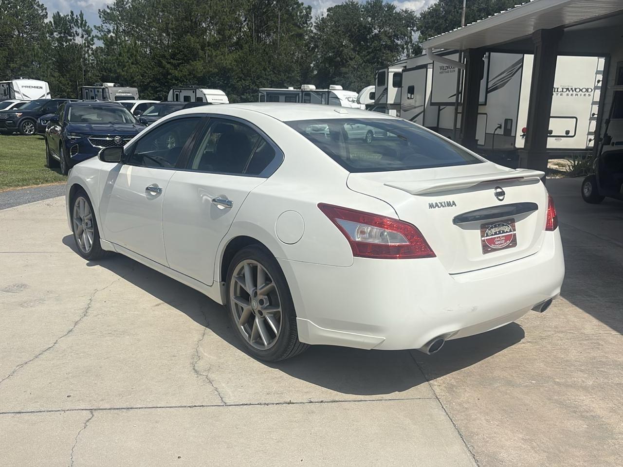 Nissan Maxima SV 2011