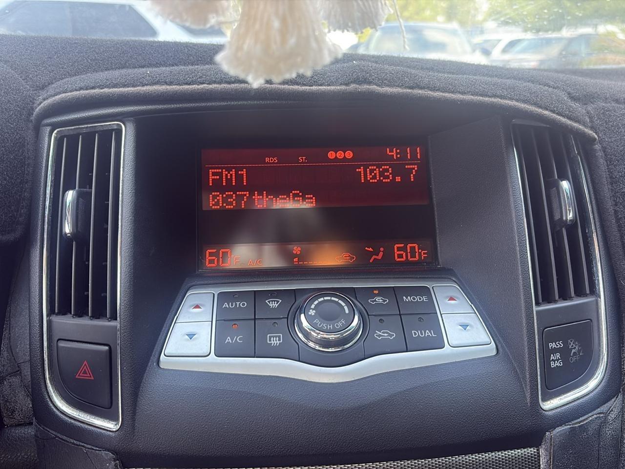 Nissan Maxima SV 2011