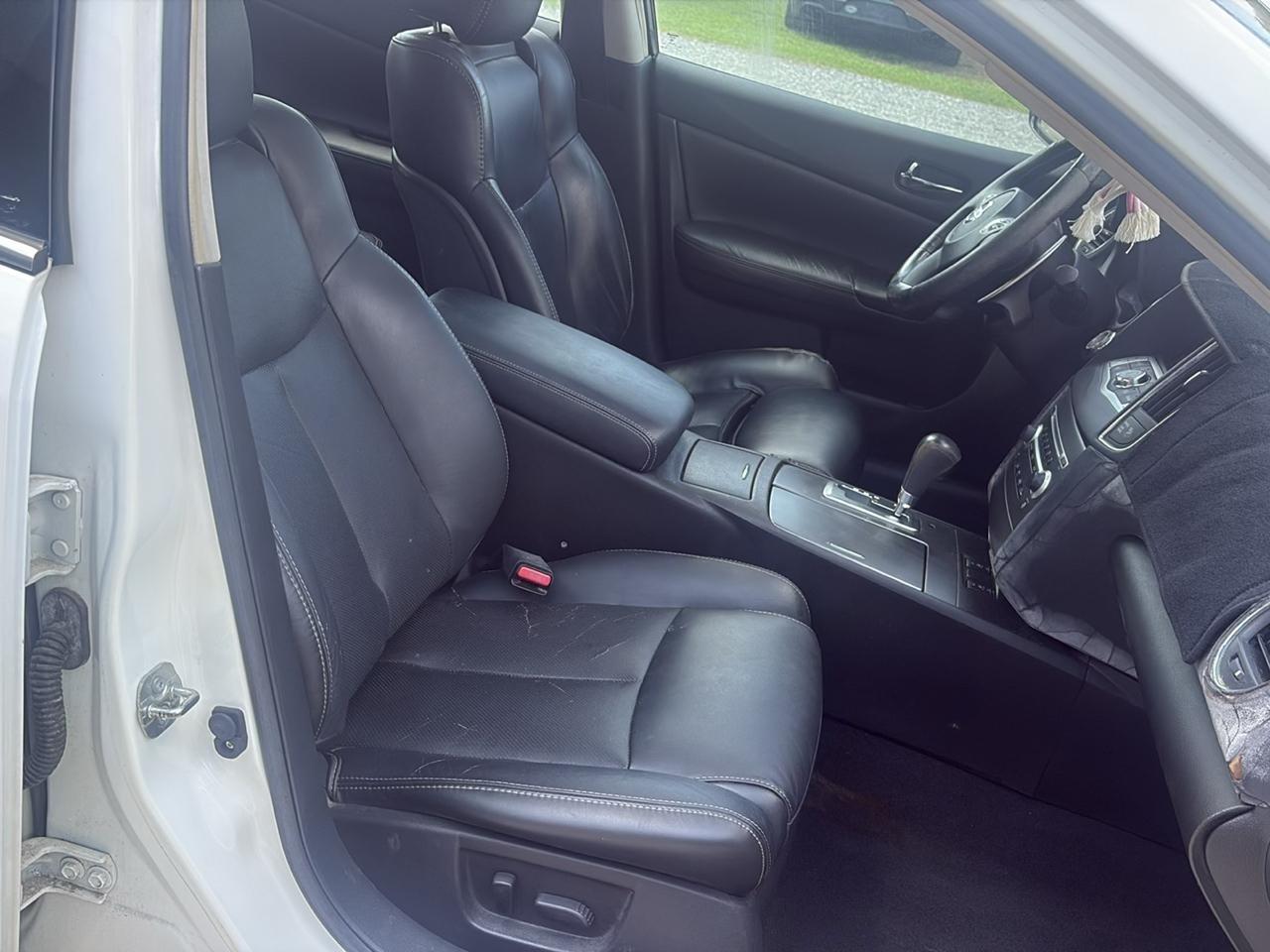 Nissan Maxima SV 2011
