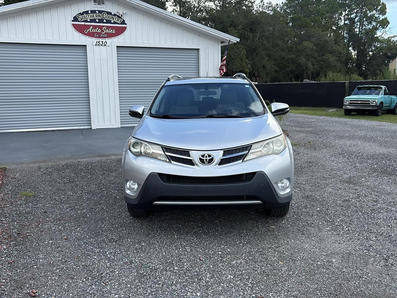 Toyota RAV4 XLE FWD 2015