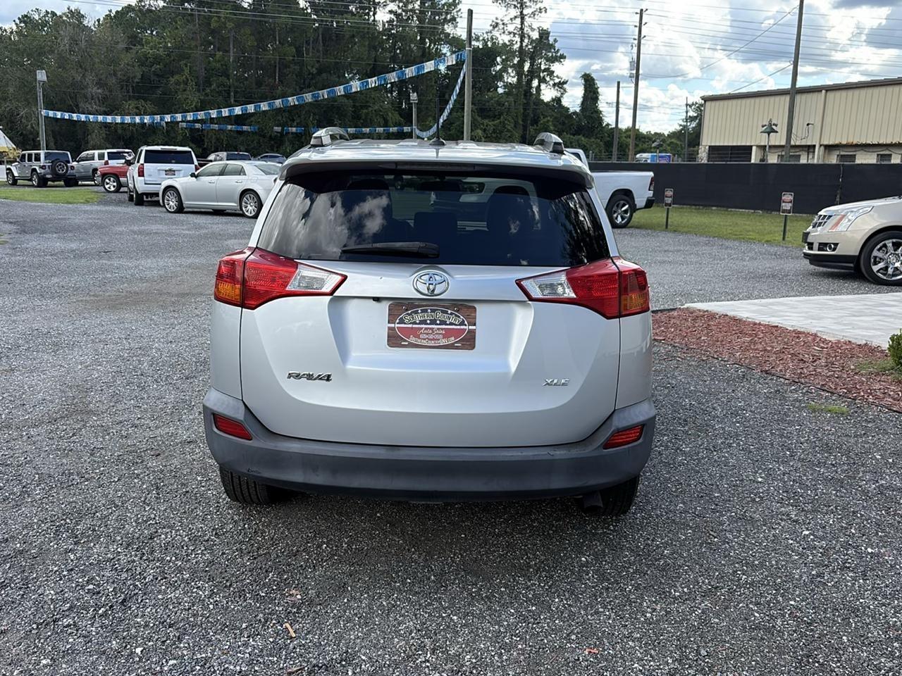 Toyota RAV4 XLE FWD 2015
