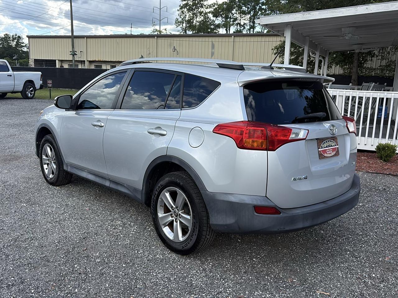 Toyota RAV4 XLE FWD 2015
