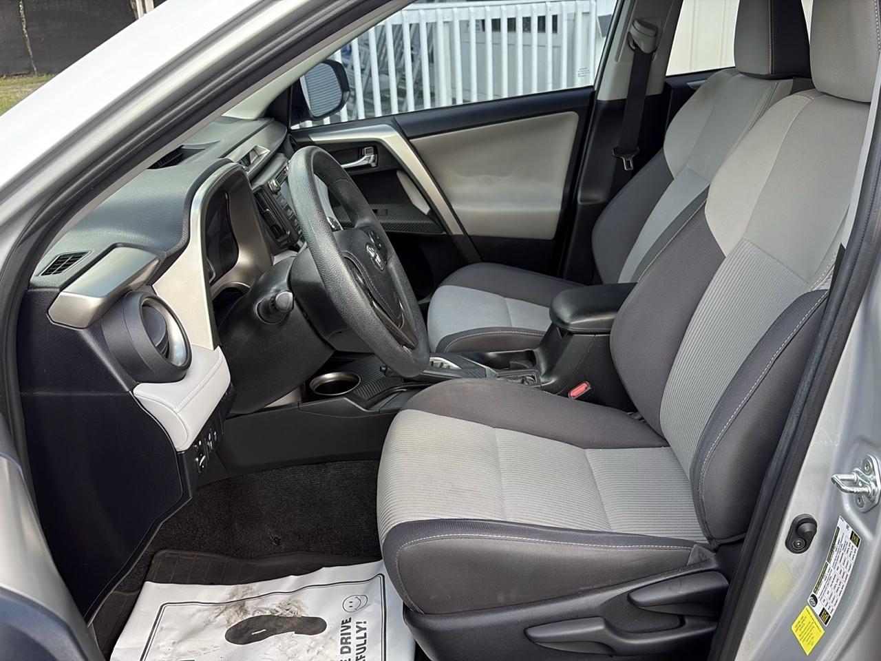 Toyota RAV4 XLE FWD 2015