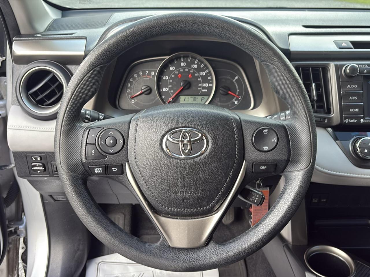Toyota RAV4 XLE FWD 2015