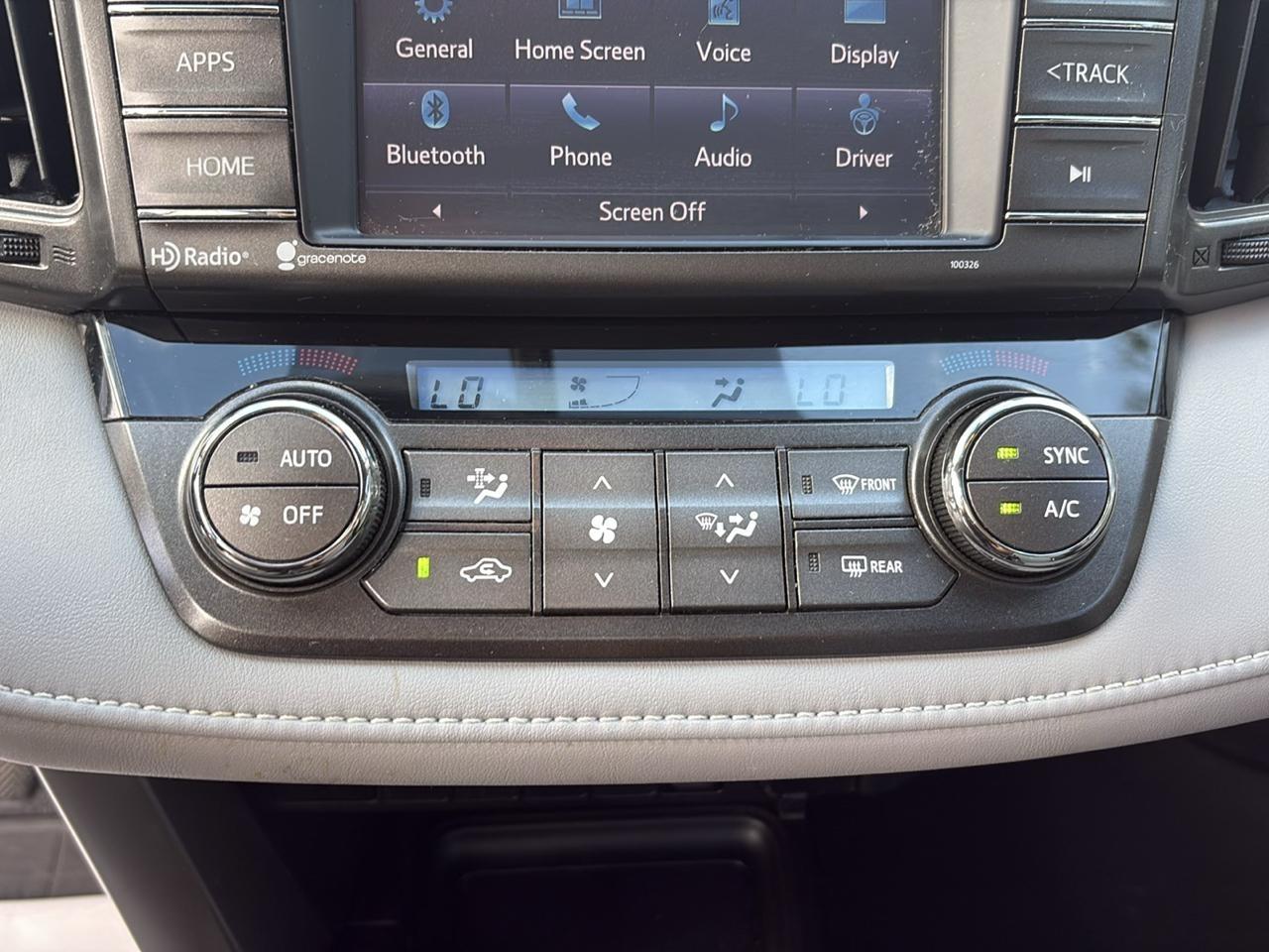 Toyota RAV4 XLE FWD 2015