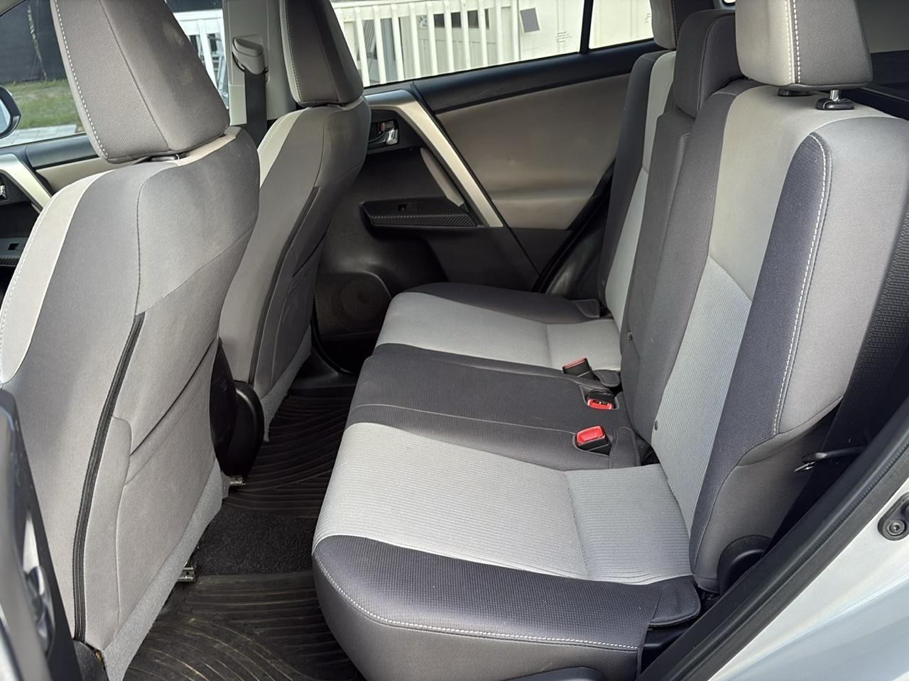 Toyota RAV4 XLE FWD 2015