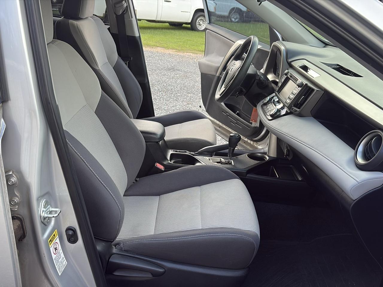 Toyota RAV4 XLE FWD 2015