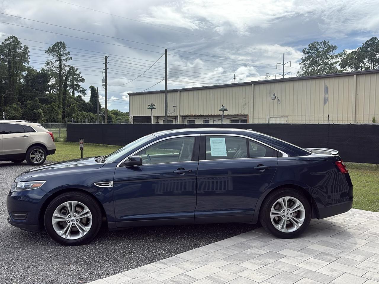 Ford Taurus SEL FWD 2017