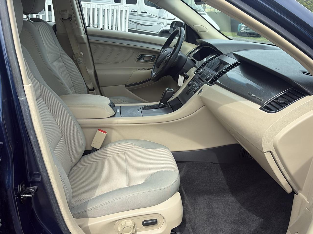 Ford Taurus SEL FWD 2017
