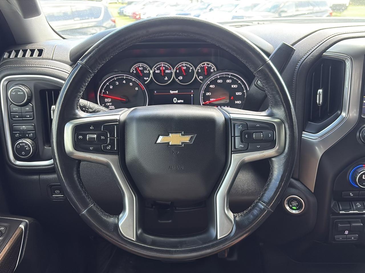 Chevrolet Silverado 1500 LT Crew Cab 4WD 2021