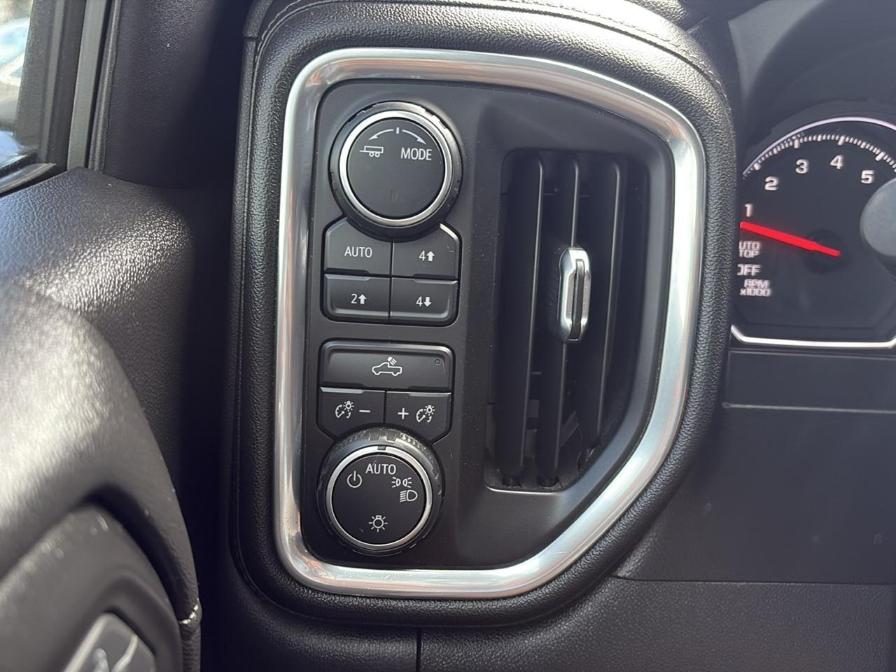 Chevrolet Silverado 1500 LT Crew Cab 4WD 2021