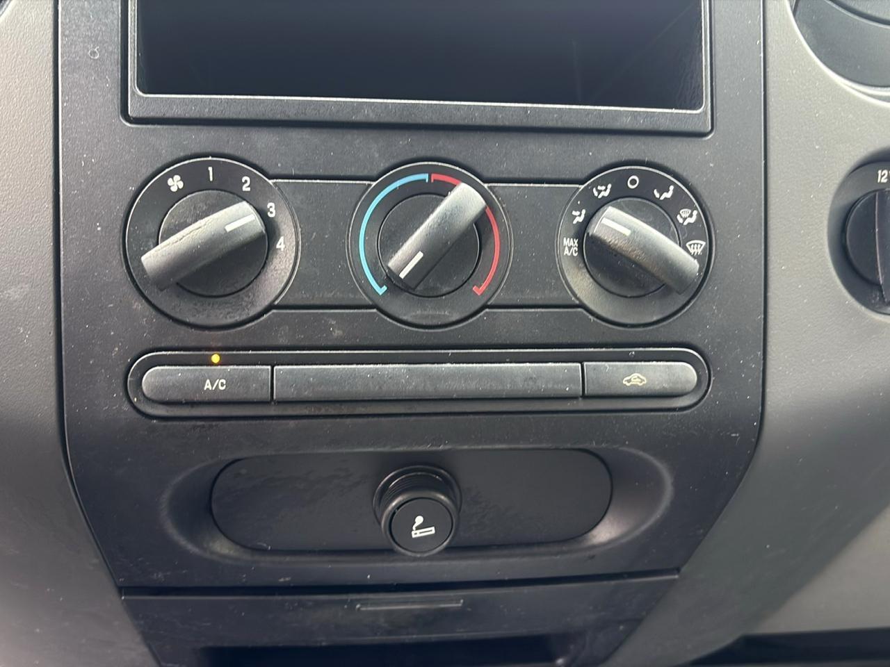 Ford F-150 STX Flareside 2WD 2005