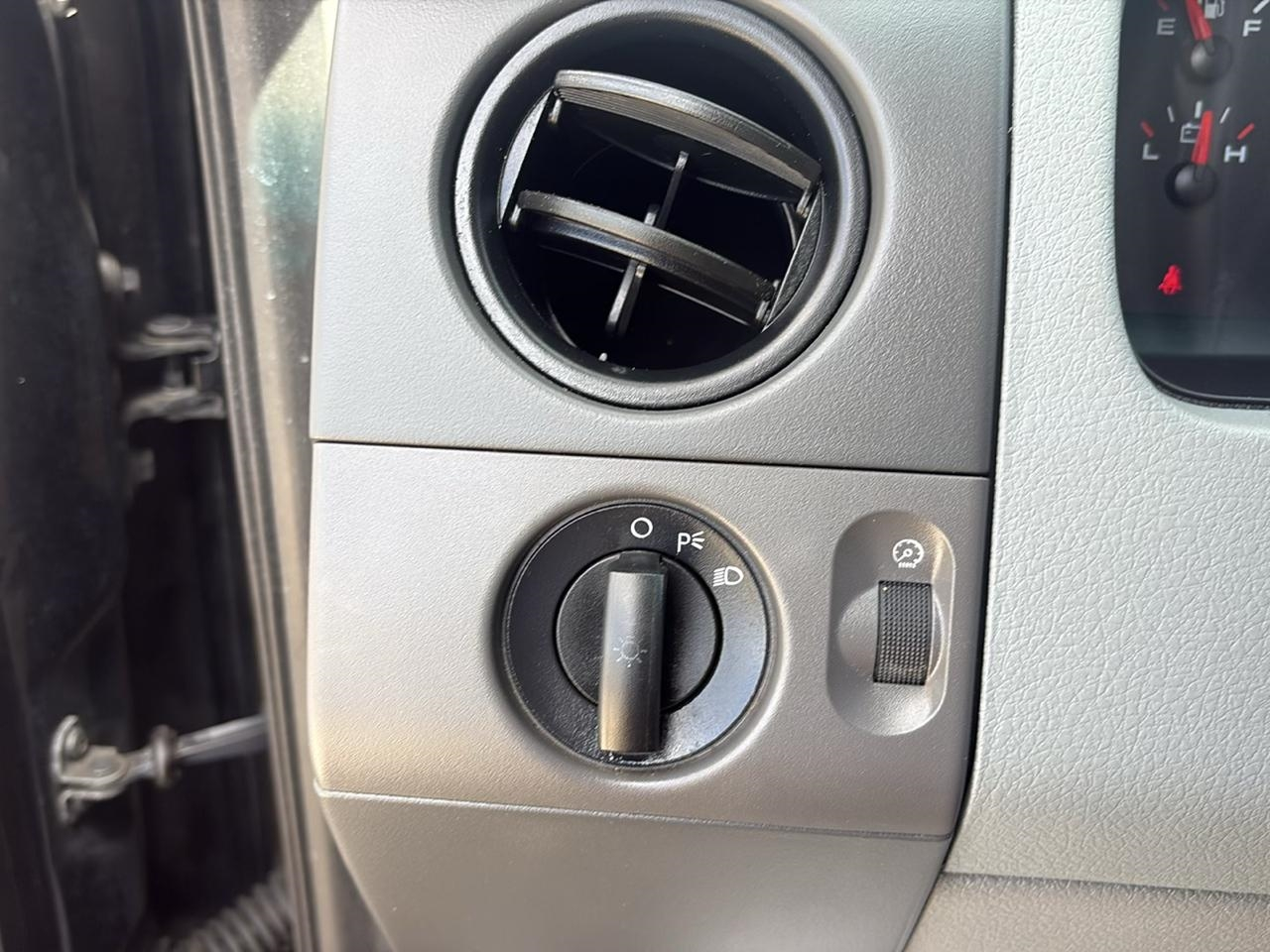 Ford F-150 STX Flareside 2WD 2005