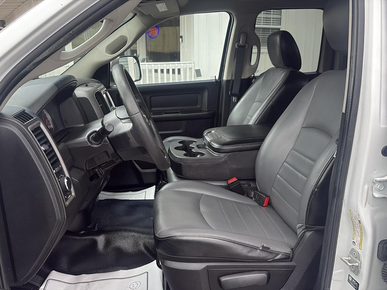 RAM 1500 Classic Tradesman Quad Cab 2WD 2023