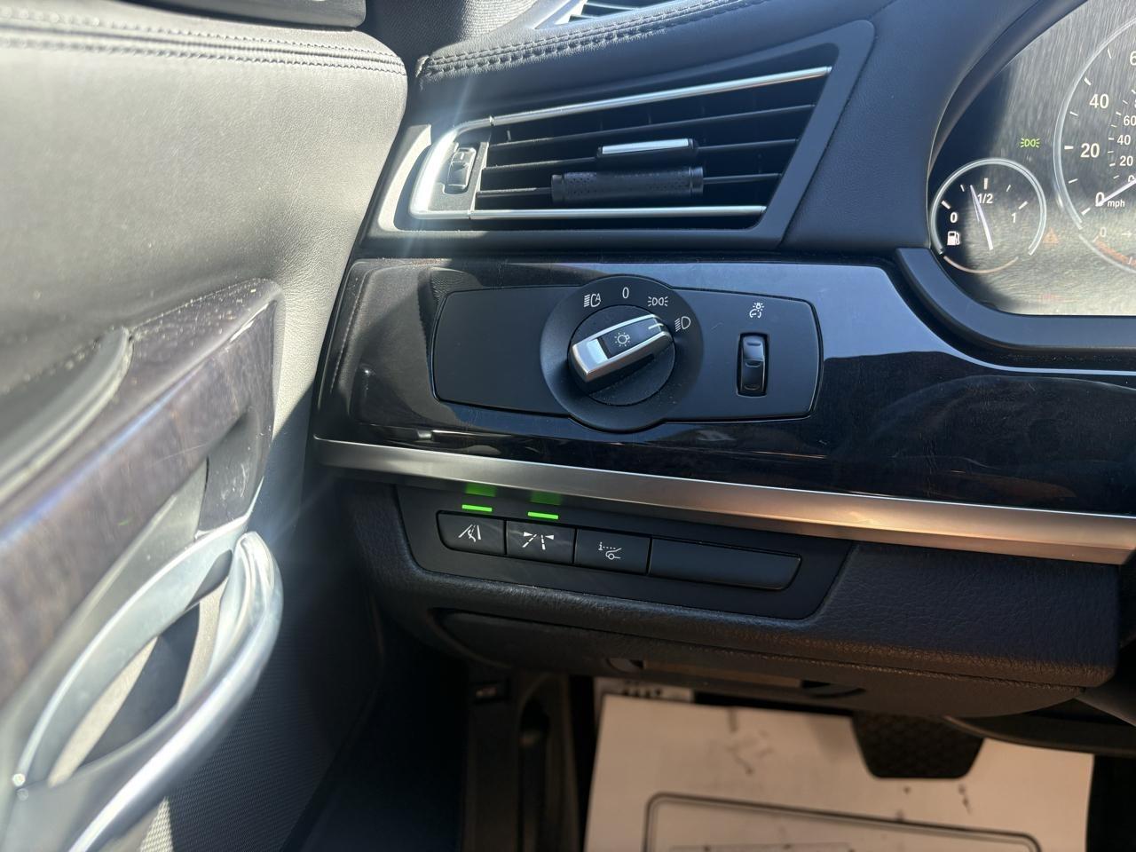 BMW 7-Series 750Li 2011