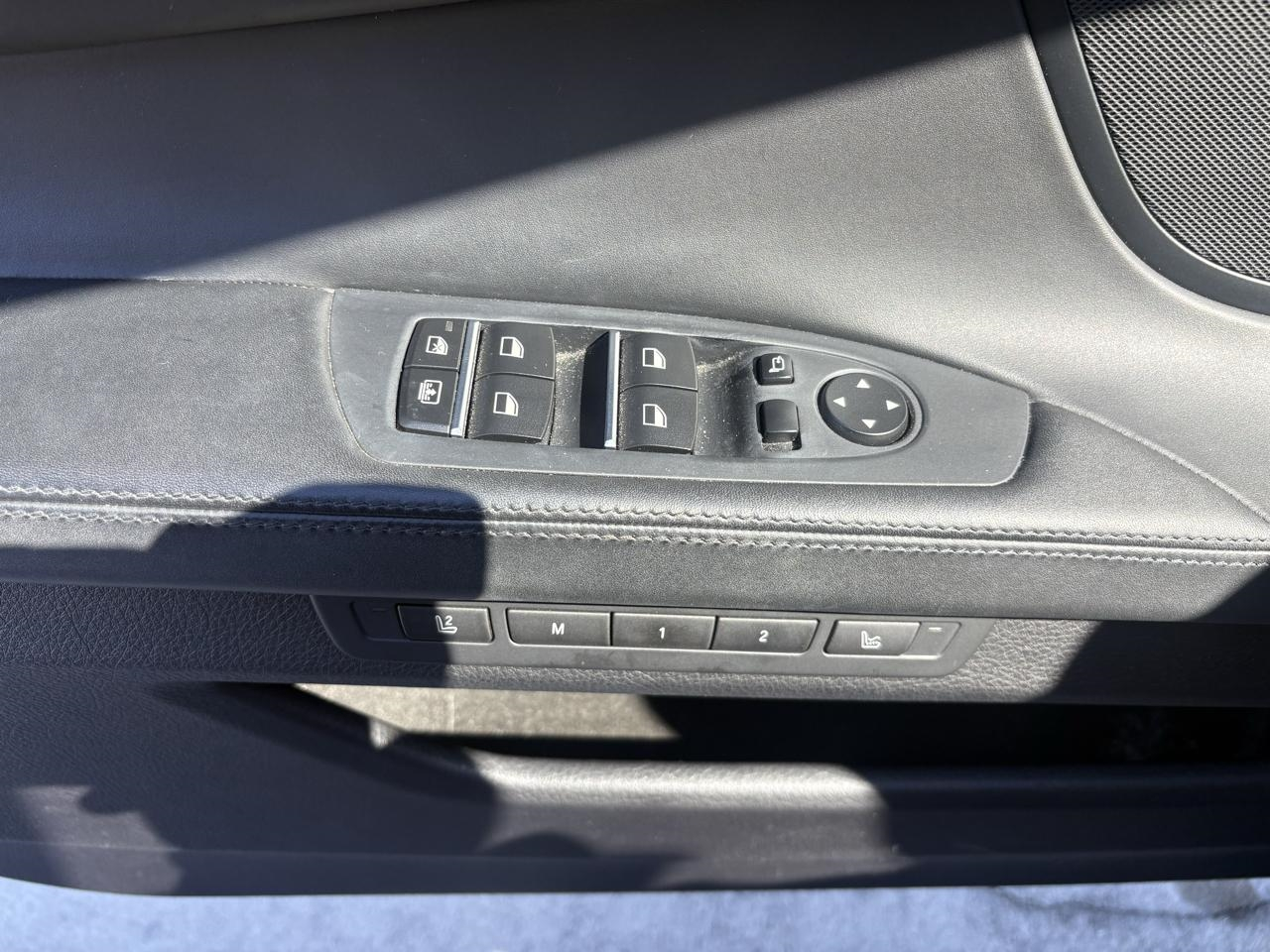 BMW 7-Series 750Li 2011