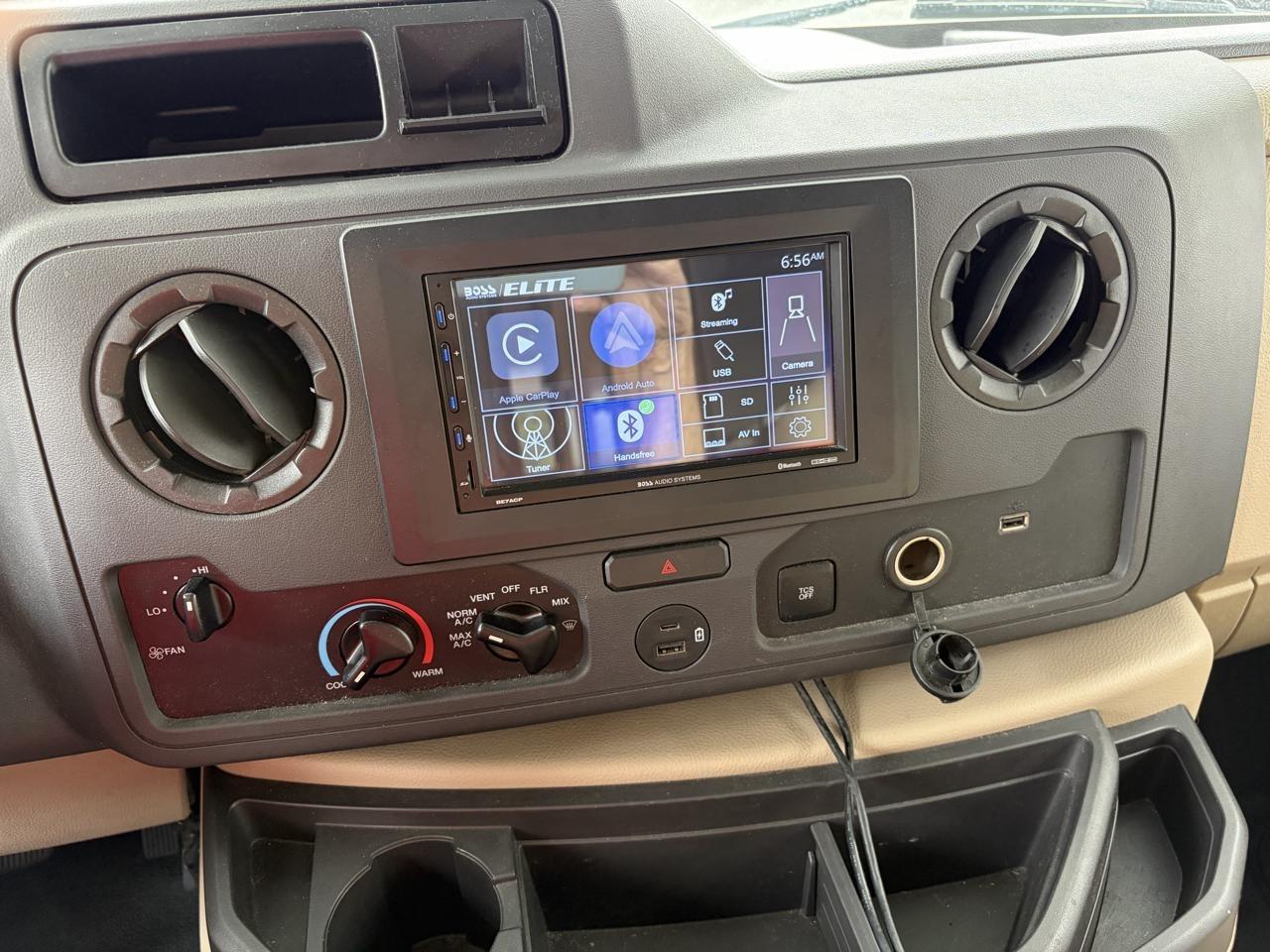 Ford Econoline E-350 Super Duty 2022