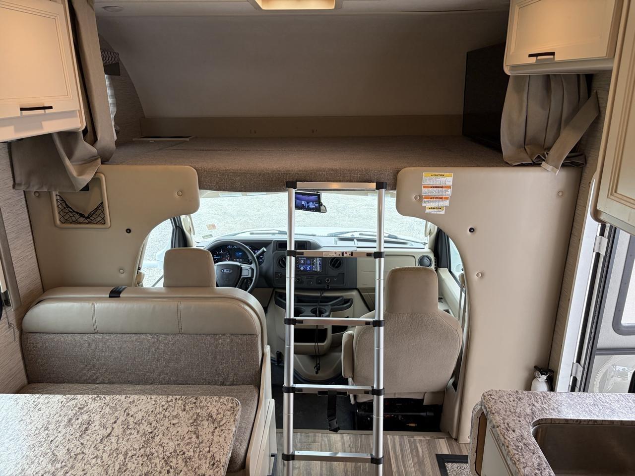 Ford Econoline E-350 Super Duty 2022