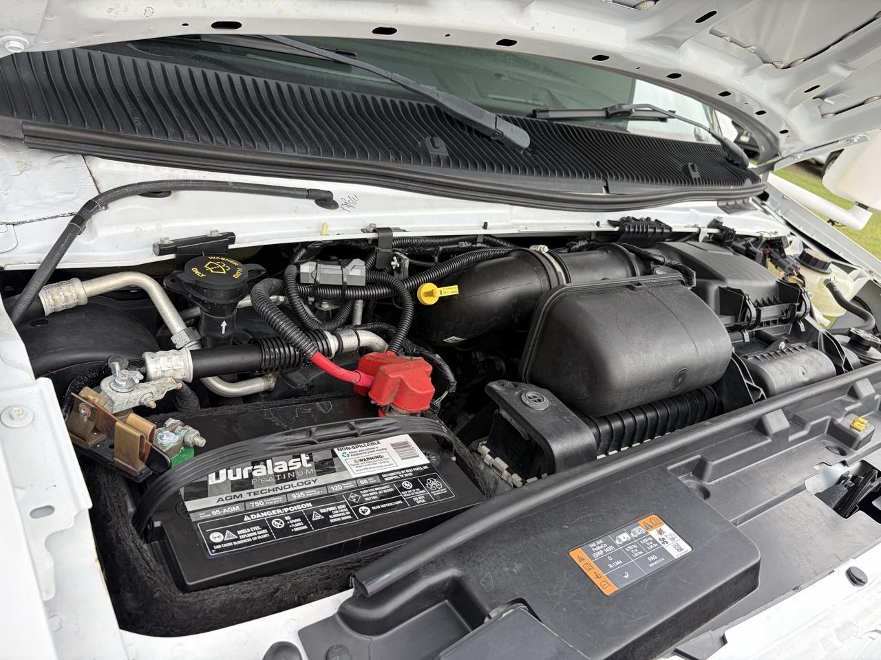 Ford Econoline E-350 Super Duty 2022