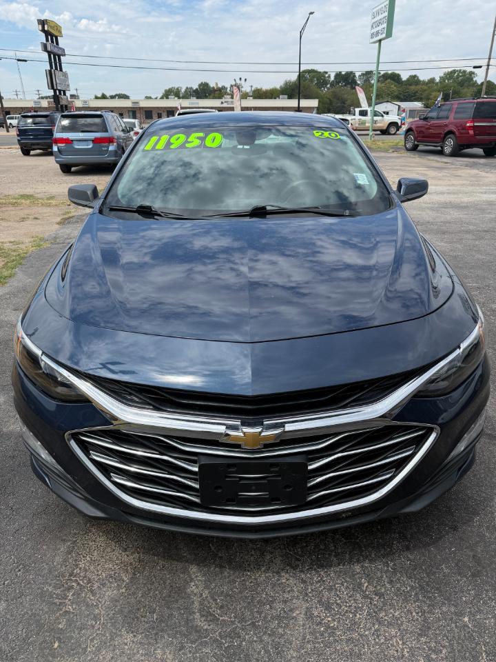 Chevrolet Malibu photo 2