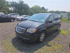 2016 Chrysler Town & Country 