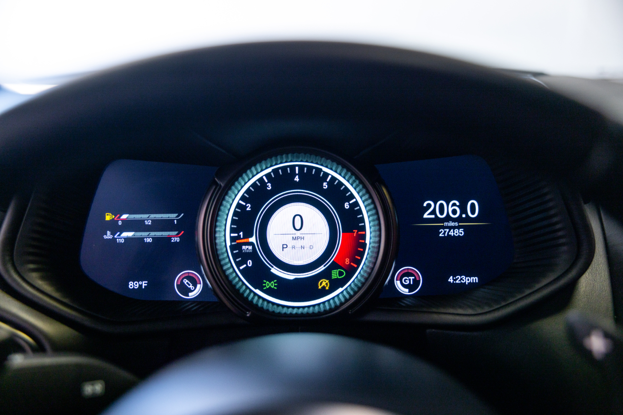 Aston Martin DB11  2019