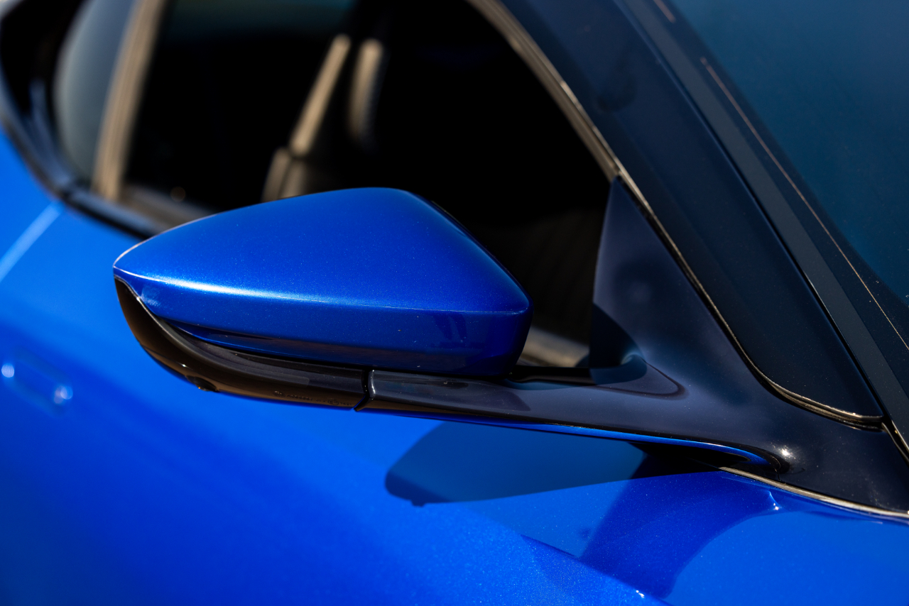 Aston Martin DB11  2019