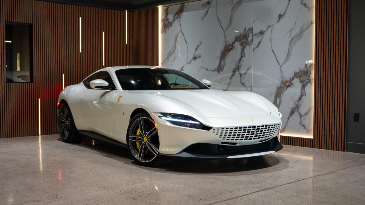 ブリオンヴェガ　algol11　カッシーナ　B&B アルファロメオ　フェラーリ 2023 Ferrari Roma Base | CarEdge | CarEdge