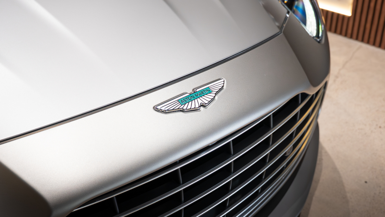 Aston Martin DB12  2024