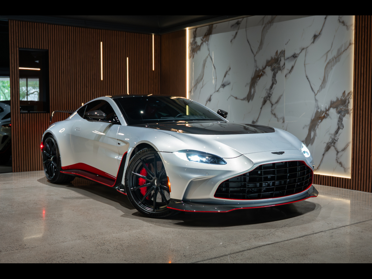 Aston Martin Vantage  2023