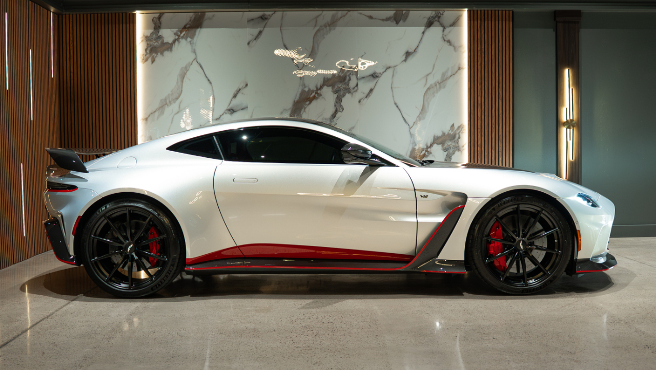 Aston Martin Vantage  2023