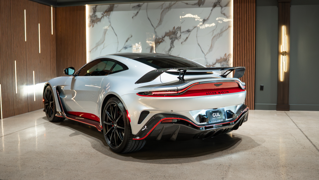 Aston Martin Vantage  2023