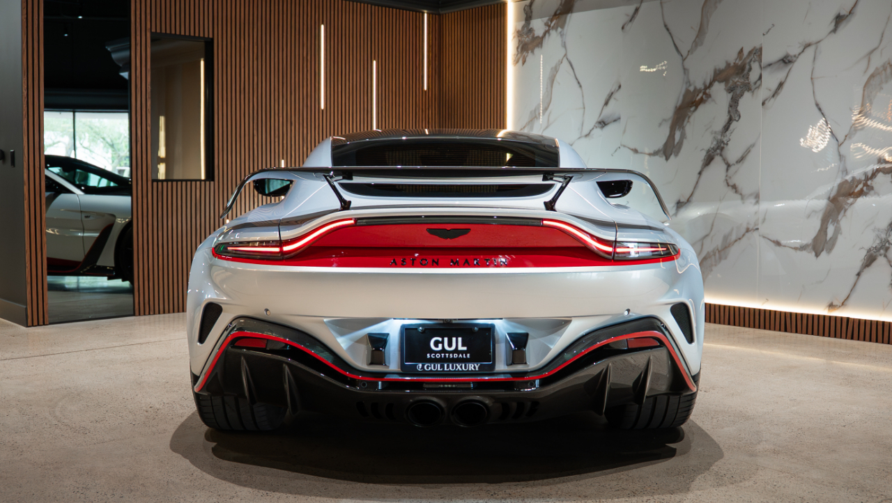 Aston Martin Vantage  2023