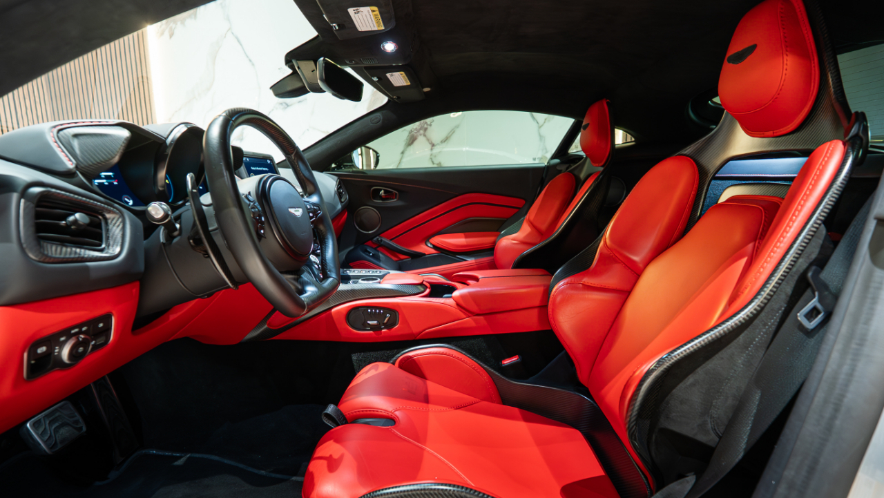 Aston Martin Vantage  2023
