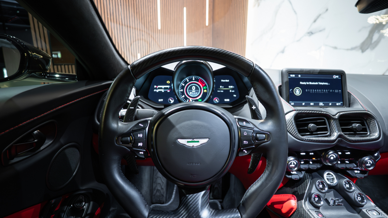 Aston Martin Vantage  2023
